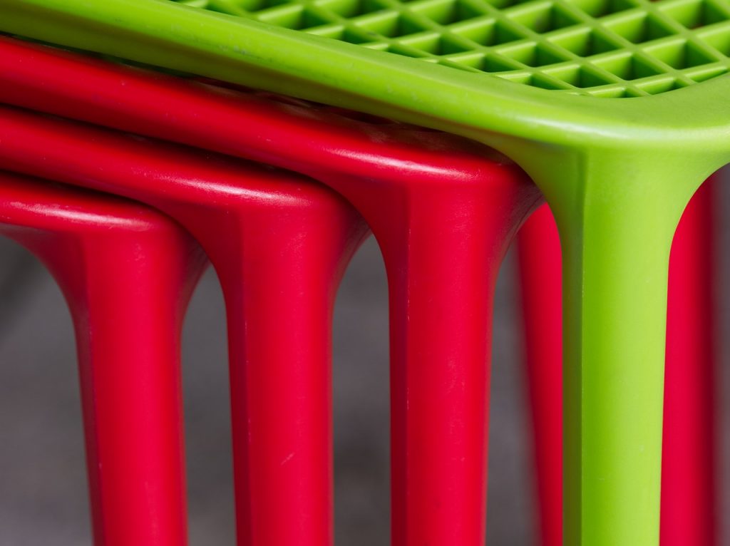 Chair Stack Red Green Plastic - aitoff / Pixabay