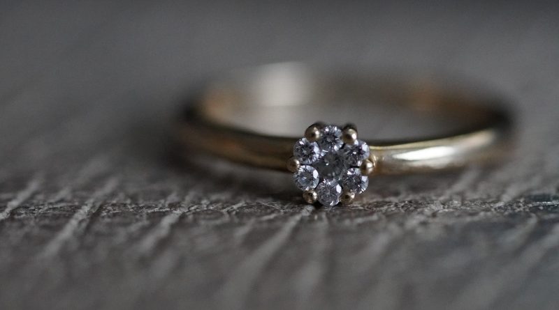 Ring Diamond Ring Jewelry  - Mylene2401 / Pixabay