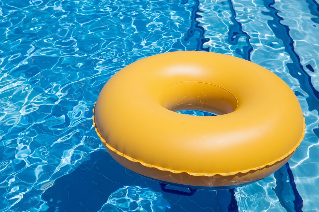 Swimming Pool Pool Float Vacation  - Mariakray / Pixabay